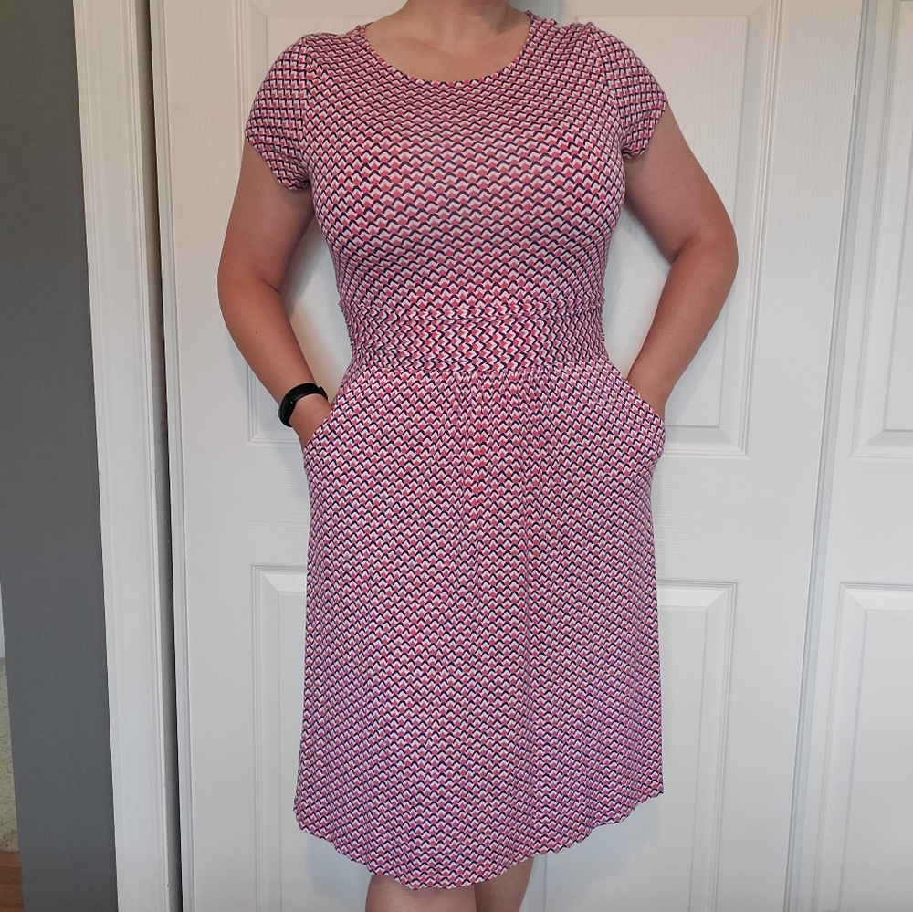 Boden Amelie Jersey Dress in Strawberry Geo Print (Pink and Blue) - US size 10